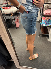 Load image into Gallery viewer, JUDY BLUE BROOKE DAD SHORTS
