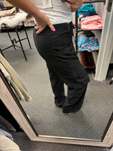 Load image into Gallery viewer, BLACK CARGO PANTS
