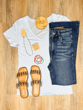 Load image into Gallery viewer, HIDDEN JEN HIGH RISE PETITE FLARE JEAN
