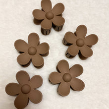 Load image into Gallery viewer, LARGE FLOWER CLAW CLIPS
