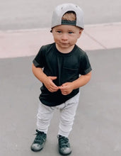 Load image into Gallery viewer, BLACK POCKET TEE
