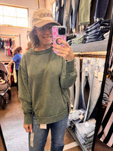 Load image into Gallery viewer, ARMY GREEN ACID WASH FLEECE LINED CREW
