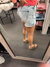 Load image into Gallery viewer, RISEN TAYLOR HIGH RISE ACID WASH SHORTS
