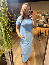 Load image into Gallery viewer, HEATHERED BLUE MIDI DRESS
