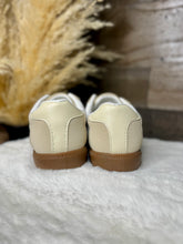 Load image into Gallery viewer, OUTWOODS IVORY SNEAKERS

