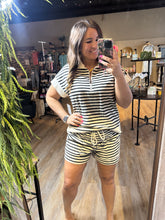Load image into Gallery viewer, BLACK STRIPE SET
