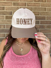 Load image into Gallery viewer, TRUCKER HATS
