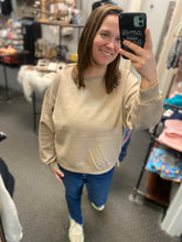 Load image into Gallery viewer, SAND SWEATSHIRT
