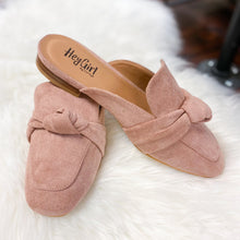 Load image into Gallery viewer, CORKY CLINGY BLUSH MULE
