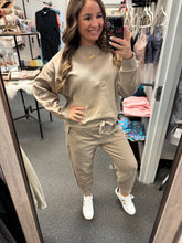 Load image into Gallery viewer, SAND SWEATSHIRT
