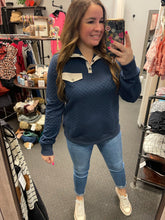 Load image into Gallery viewer, NAVY QUILTED PULLOVER
