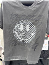 Load image into Gallery viewer, MAMA LONG CROP GRAPHIC TEE
