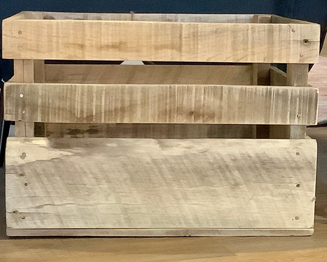 LARGE WHITE CRATE
