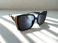 Load image into Gallery viewer, SUNGLASSES
