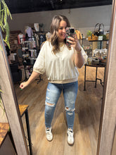 Load image into Gallery viewer, CREAM RAGLAN  KNIT TOP
