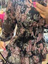Load image into Gallery viewer, BLACK FLORAL DRESS
