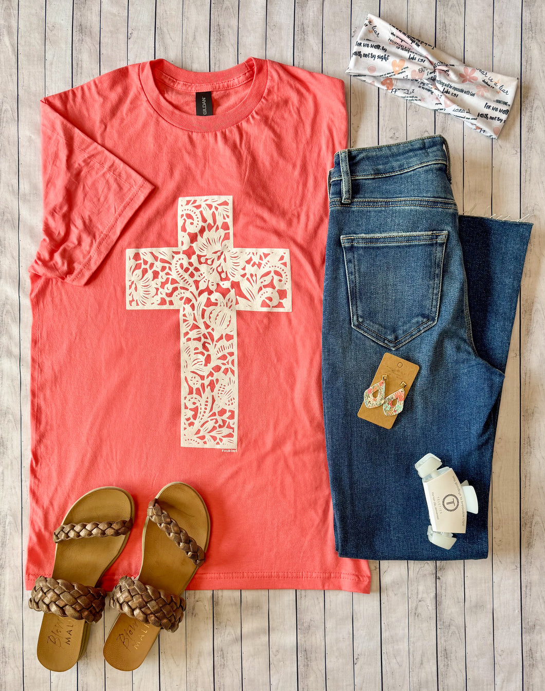 CORAL LACE CROSS GRAPHIC TEE