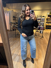 Load image into Gallery viewer, CLASSIC BLACK VNECK SWEATER
