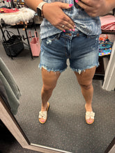 Load image into Gallery viewer, JUDY BLUE BROOKE DAD SHORTS
