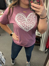 Load image into Gallery viewer, HEATHER MAUVE LEOPARD HEART GRAPHIC TEE
