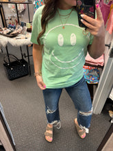 Load image into Gallery viewer, MINT SMILEY FACE GRAPHIC TEE
