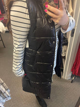 Load image into Gallery viewer, BLACK LONG QUILTED VEST

