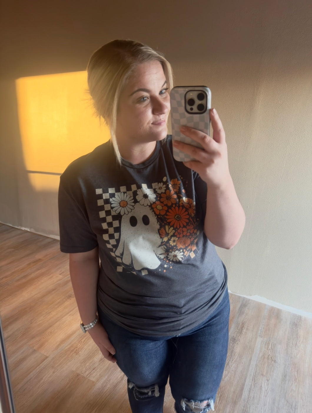 GROOVY GHOST GRAPHIC TEE