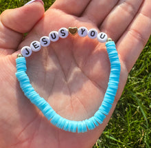Load image into Gallery viewer, JESUS LOVES YOU BRACELET
