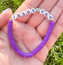 Load image into Gallery viewer, JESUS LOVES YOU BRACELET
