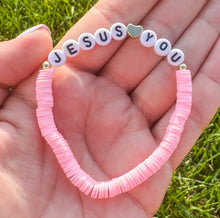 Load image into Gallery viewer, JESUS LOVES YOU BRACELET
