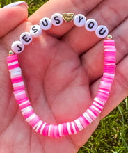 Load image into Gallery viewer, JESUS LOVES YOU BRACELET
