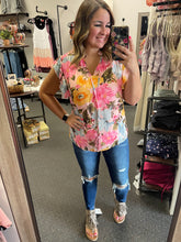 Load image into Gallery viewer, GARDEN FLOWER PINK FLUTTER SMOCKED SLEEVE TOP
