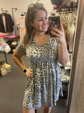 Load image into Gallery viewer, SIMPLE BABYDOLL DRESS
