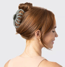 Load image into Gallery viewer, KITSCH ASSORTED CLAW CLIPS
