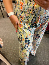 Load image into Gallery viewer, FLORAL WIDE LEG PANTS
