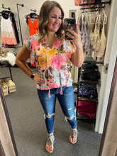 Load image into Gallery viewer, GARDEN FLOWER PINK FLUTTER SMOCKED SLEEVE TOP
