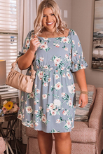 Load image into Gallery viewer, PLUS FLORAL DRESS
