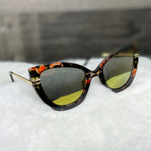 Load image into Gallery viewer, BLUE GEM SUNGLASSES

