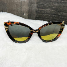 Load image into Gallery viewer, BLUE GEM SUNGLASSES
