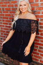 Load image into Gallery viewer, BLACK LACE PLUS DRESS
