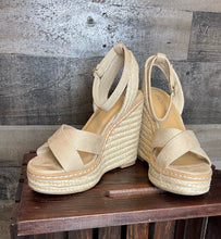 Load image into Gallery viewer, LIGHT TAN JUTE WEDGE SANDALS
