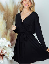 Load image into Gallery viewer, BLACK KNIT LONG SLEEVE DRESS
