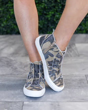 Load image into Gallery viewer, GYPSY JAZZ GRAYSON CAMO SHOES

